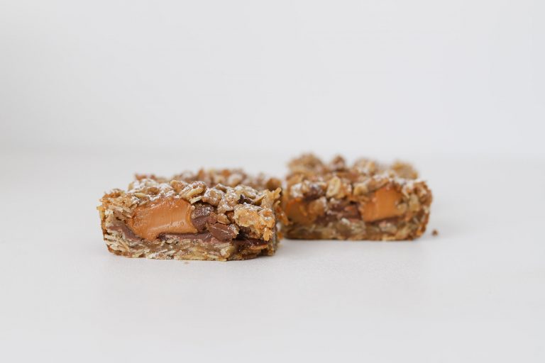 The Way The Cookie Bar Crumbles Recipe | Pepper & Me Club